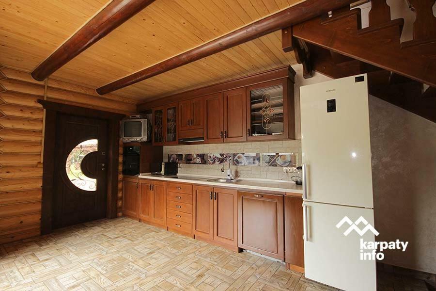 Villa На Ставку à Vyjnytsia Extérieur photo